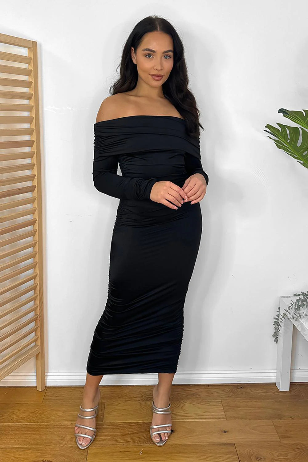 WOMEN'S RUCHED SATIN OFF SHOULDER MAXI DRESS