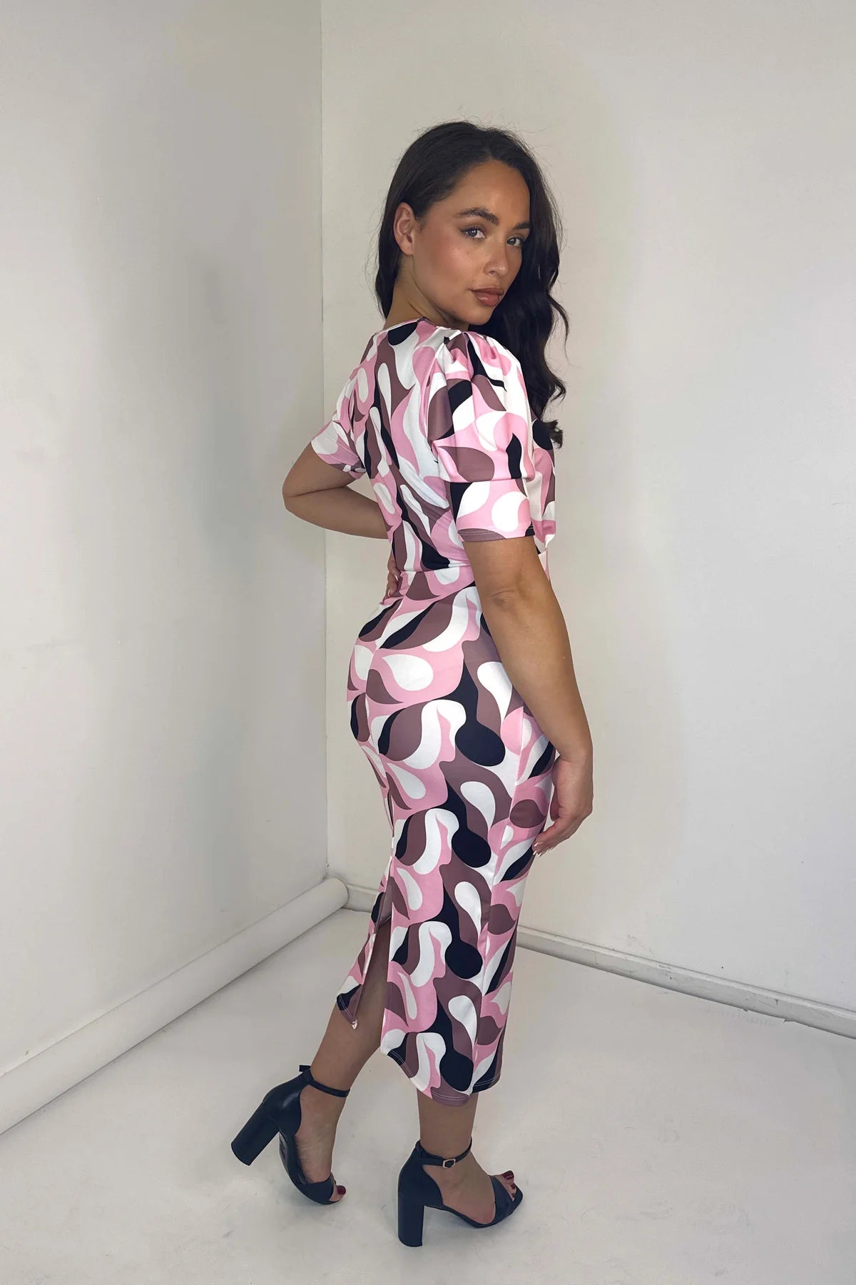 WOMEN'S ABSTRACT PRINT SHORT SLEEVE MIDI DRESS