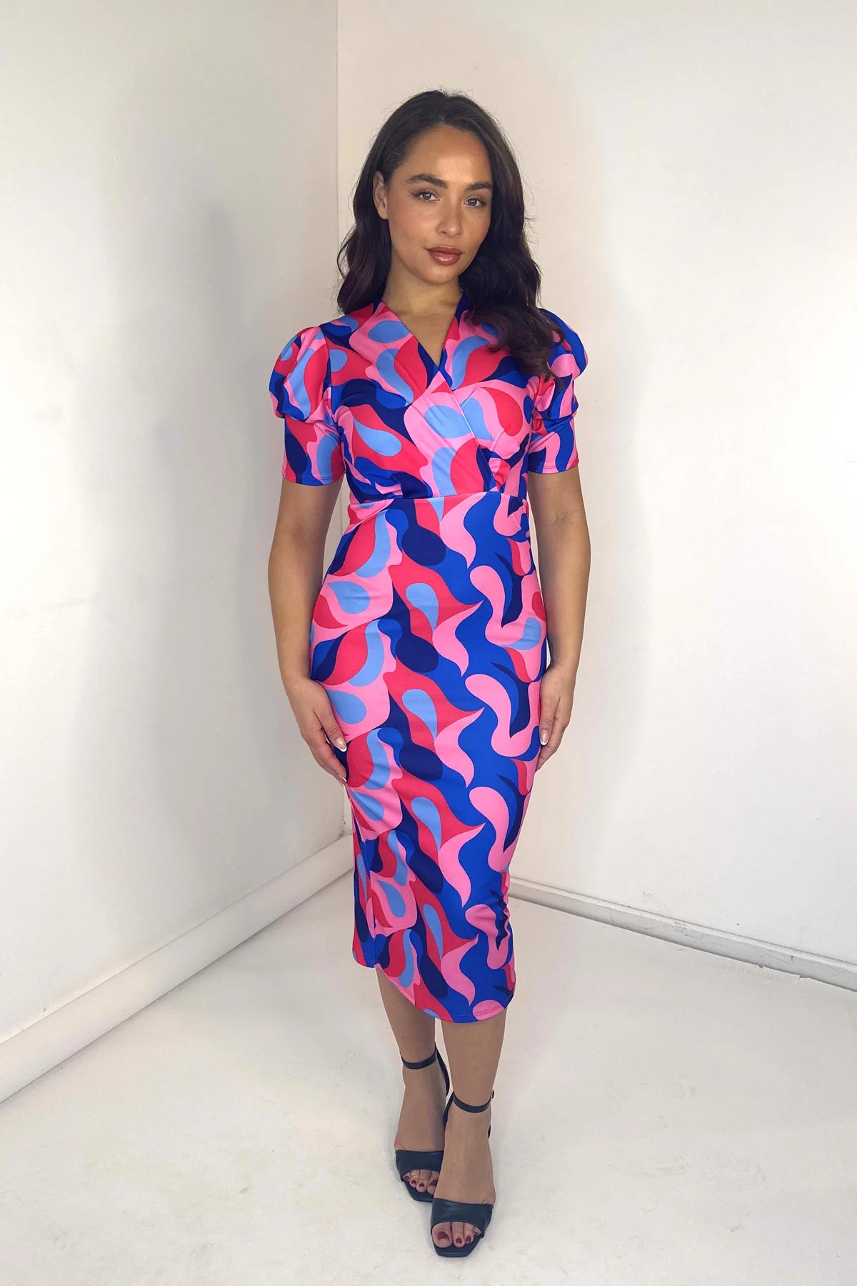 WOMEN'S ABSTRACT PRINT SHORT SLEEVE MIDI DRESS